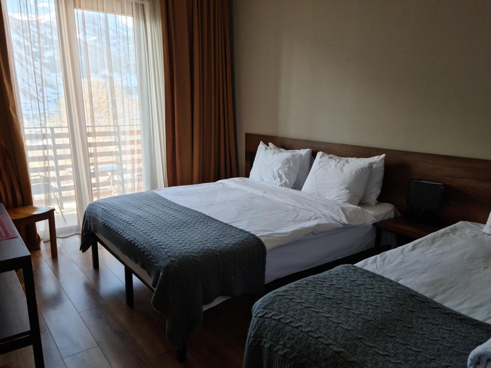 Hilltop Kazbegi Zimmer foto
